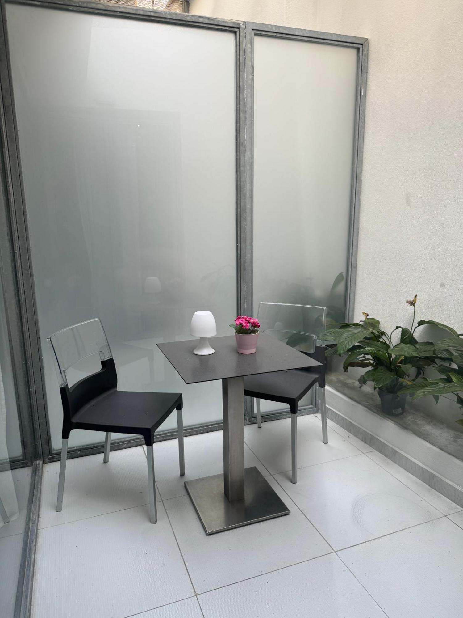Black Room & Breakfast Бари Екстериор снимка